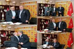 تصویری از لحظه تمدید قرارداد برانکو با پرسپولیس