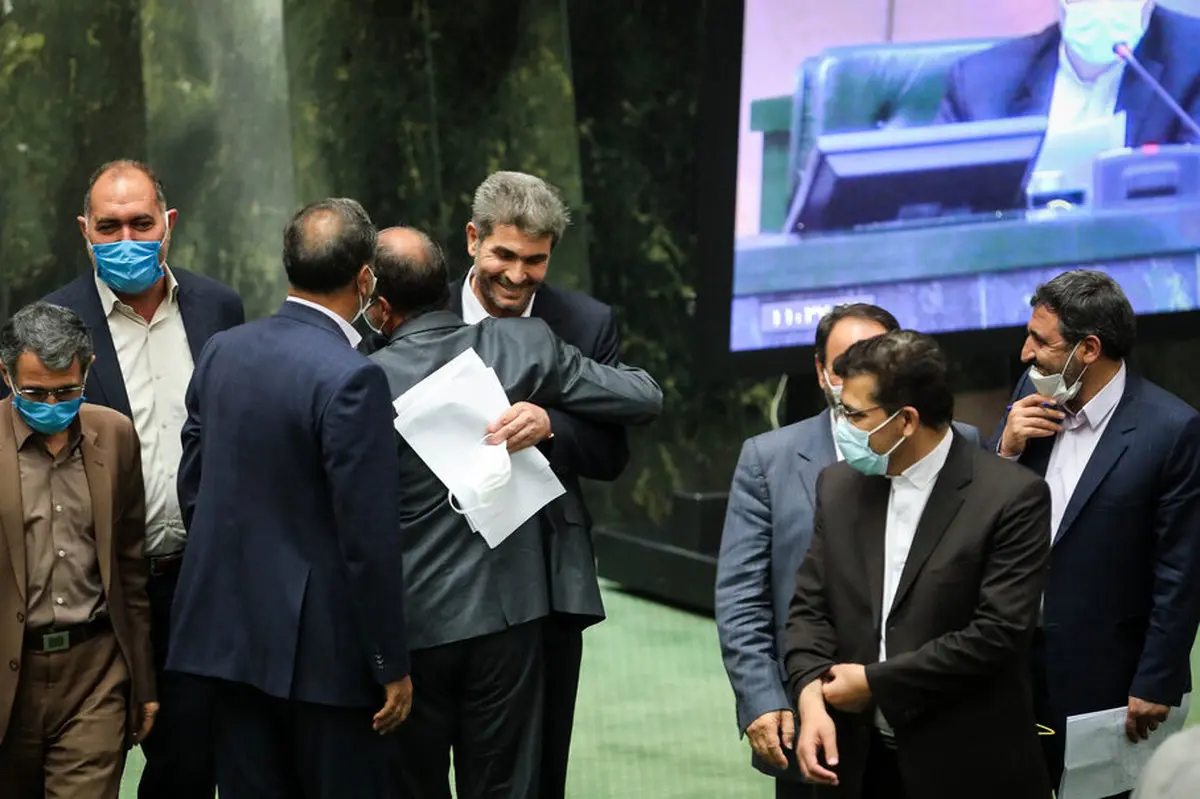 اتفاق هولناک در مجلس + عکس