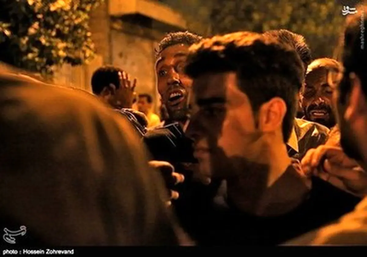 توزیع افطار میان کارتن‌ خواب‌های پایتخت/تصاویر