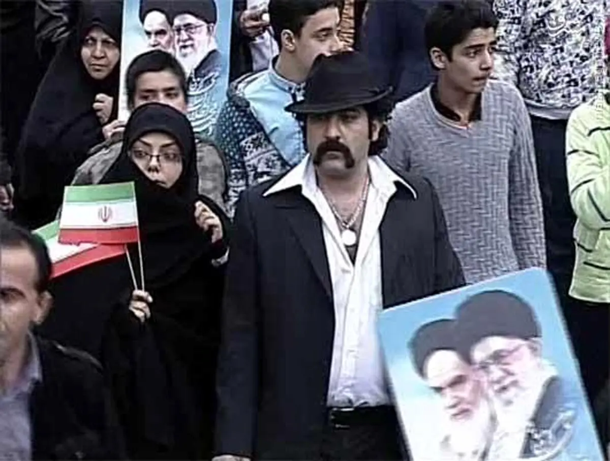 یک داش مشتی در راهپیمایی 22 بهمن/ عکس