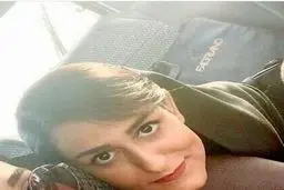 سلفی متفاوت دختر مهران مدیری در خودرو اش/عکس