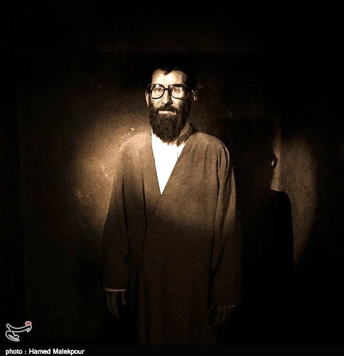 تصاویری از از رهبر انقلاب، شهید باهنر، شهید رجایی و ... در زندان ساواک