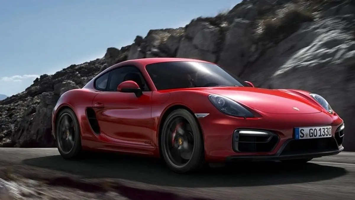 یک پیرزن وارد کننده 700 پورشه در ایران + جزئیات باورنکردنی