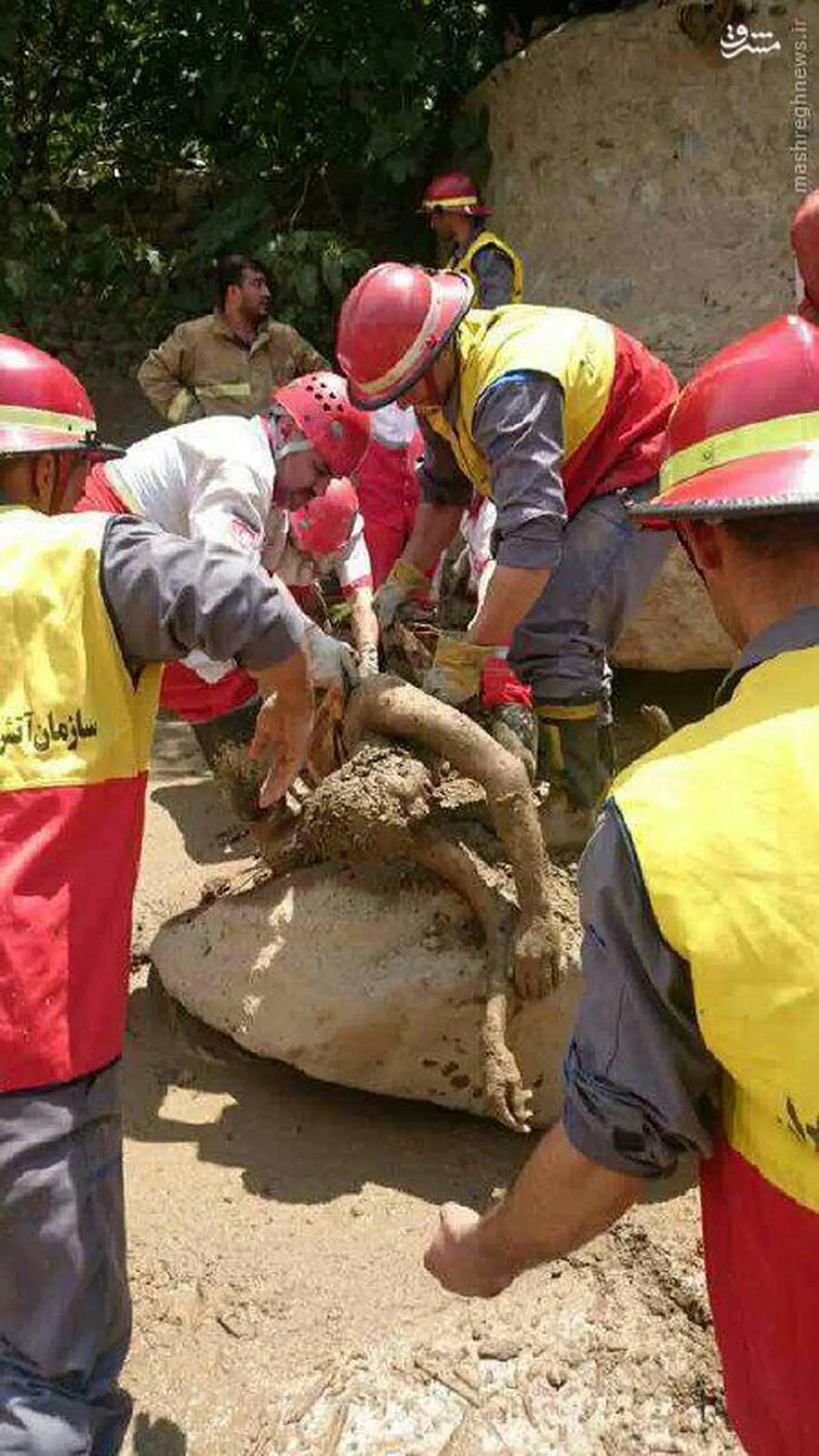 عکس دلخراش یکی از جان باختگان سیل