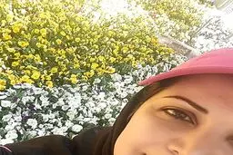 سلفی کمند امیرسلیمانی با گل ها+عکس