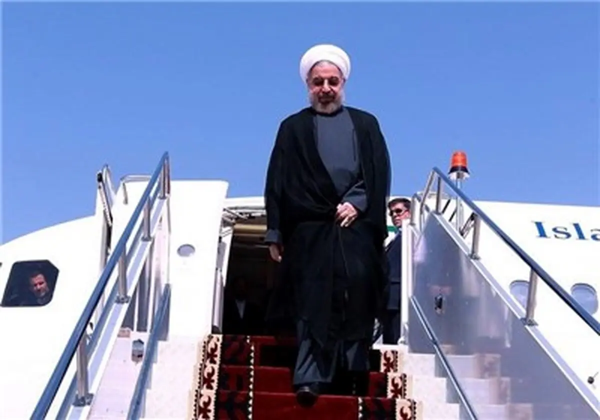 روحانی وارد فرودگاه اهواز شد