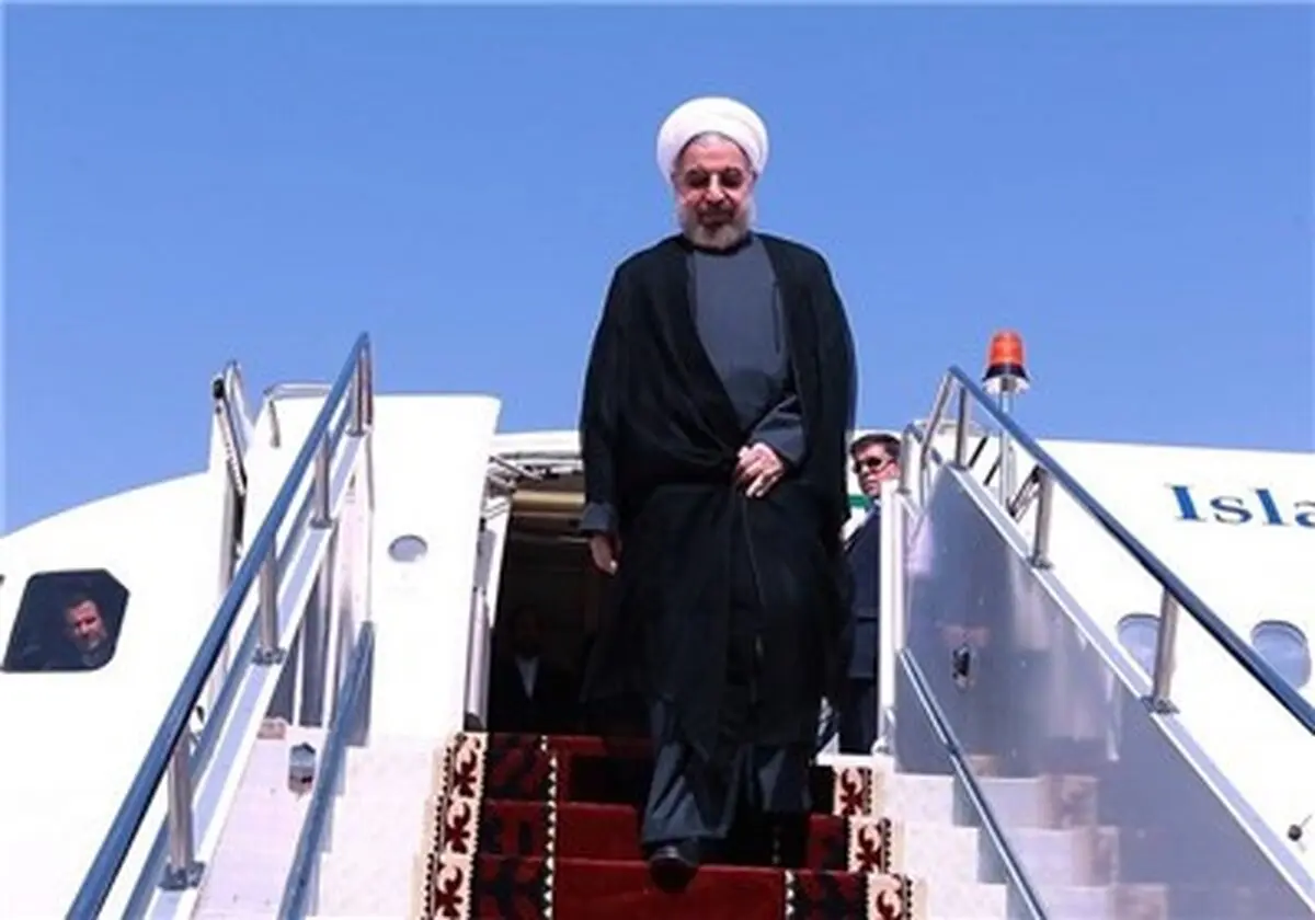 روحانی وارد فرودگاه اهواز شد