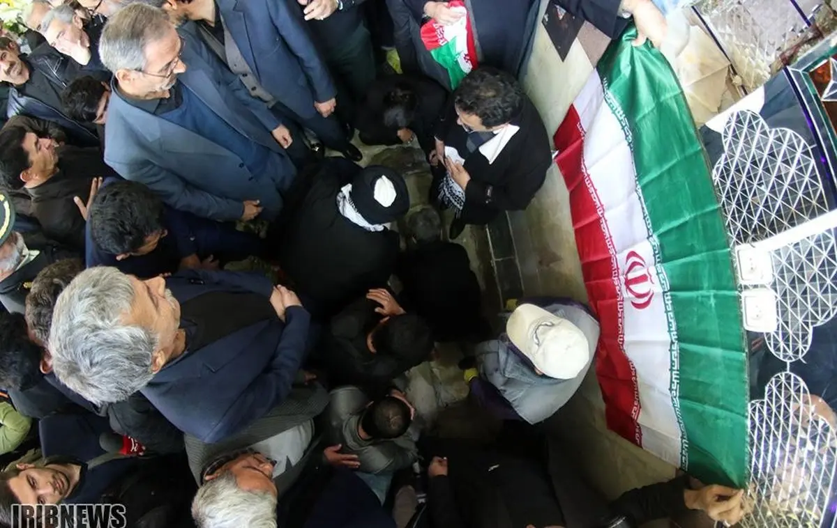 تصاویری از تشییع پیکر دهقان فداکار در میانه