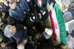 تصاویری از تشییع پیکر دهقان فداکار در میانه