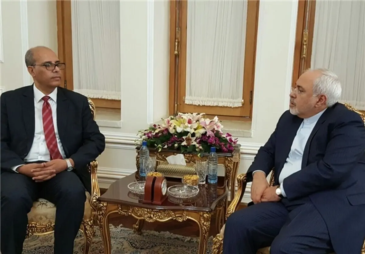 سفیر جدید مغرب در تهران استوارنامه خود را تقدیم ظریف کرد