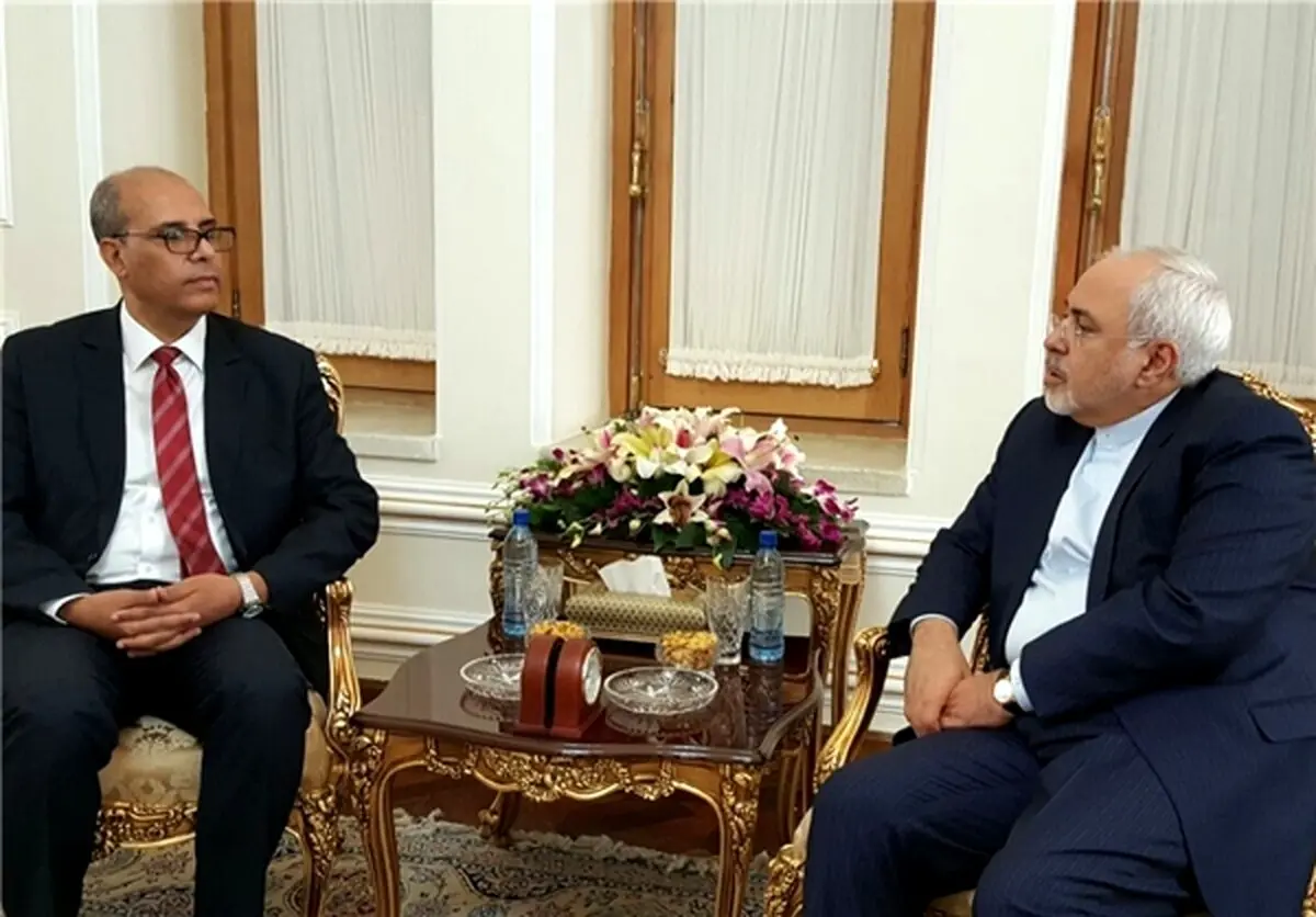 سفیر جدید مغرب در تهران استوارنامه خود را تقدیم ظریف کرد
