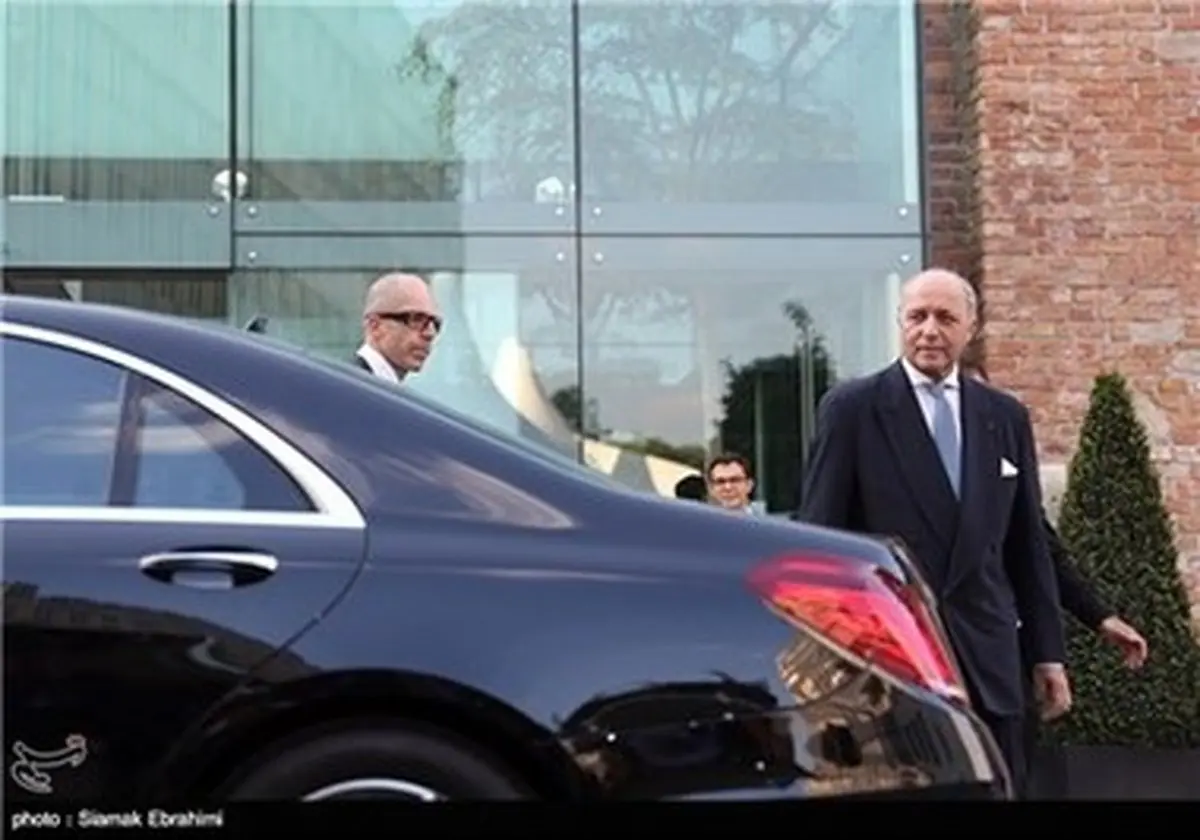 خروج وزرای خارجه چین و فرانسه از محل مذاکرات/ تصاویر