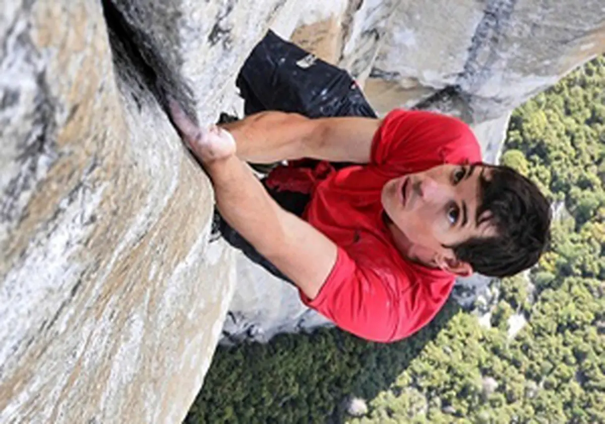 خطرناکترین صعود تاریخ بدون طناب! +تصاویر