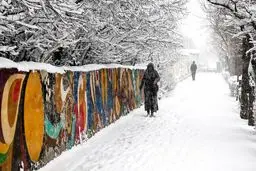 بارش اولین برف زمستانی در اردبیل / عکس