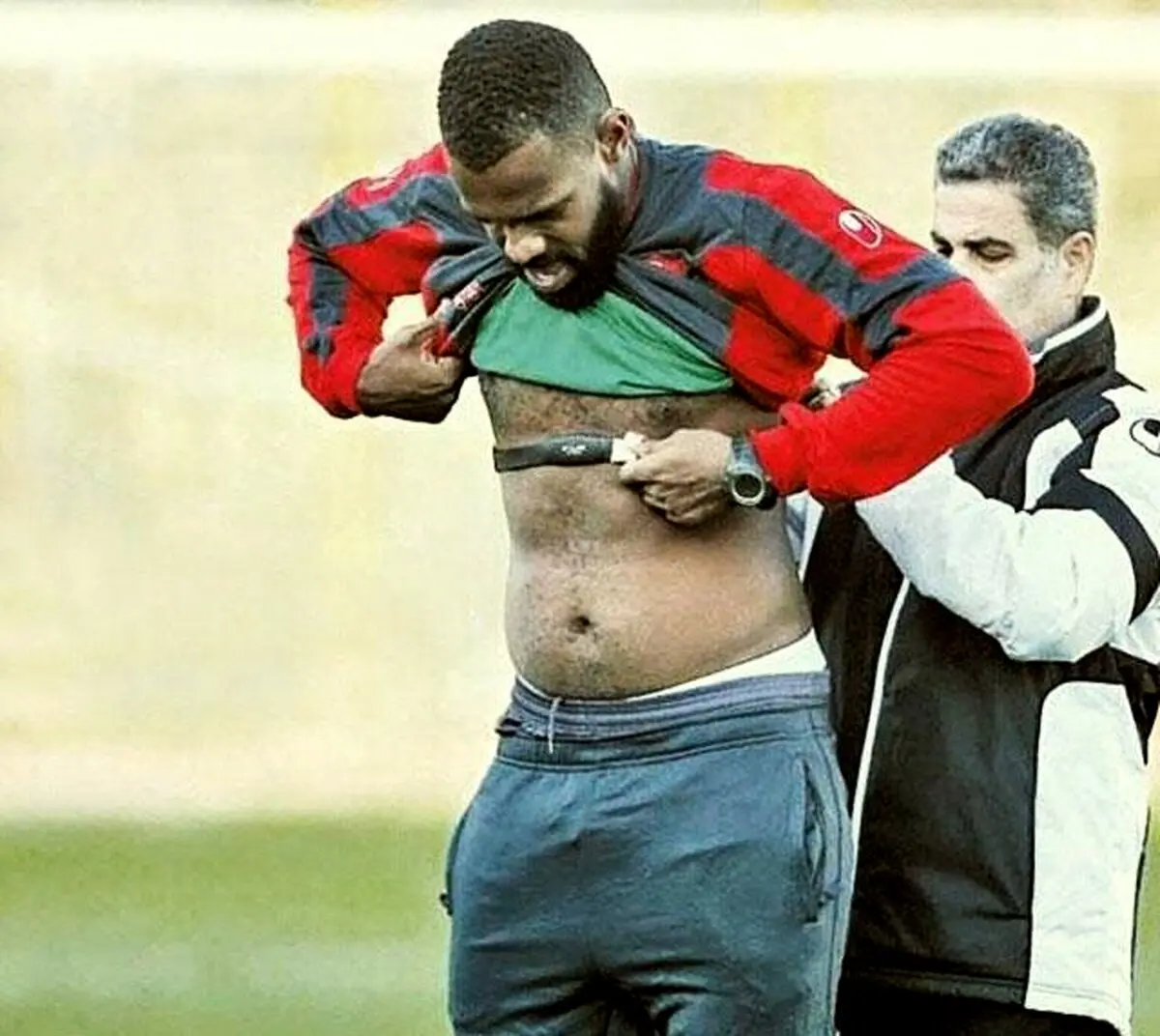 محدود کردن خبرنگاران و عکاسان به خاطر شکم مهاجم برزیلی پرسپولیس! + عکس