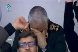 عکس/ گریه سردار قاسم سلیمانی هنگام سخنرانی رهبر انقلاب