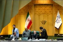 ژست متفاوت قاضی پور در کنار لاریجانی/عکس