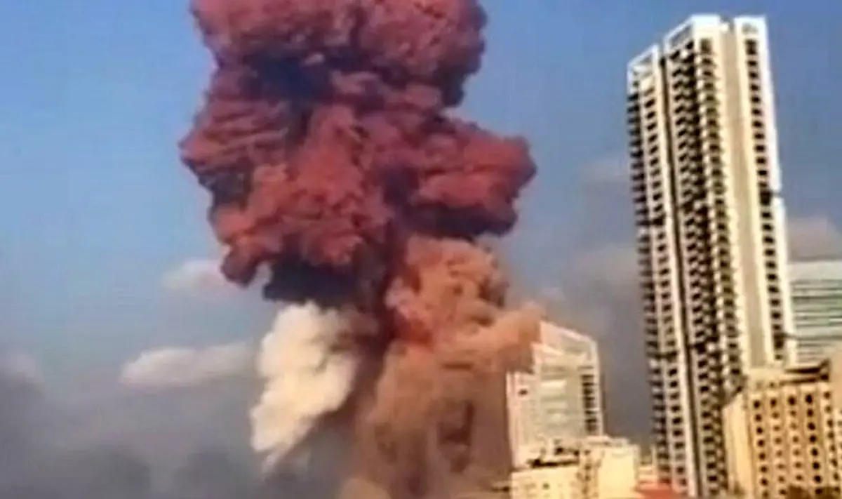 ادعاهای العرب درمورد انفجار بیروت: وجود رنگ های مختلف در لابلای دودها نشانه چیست؟