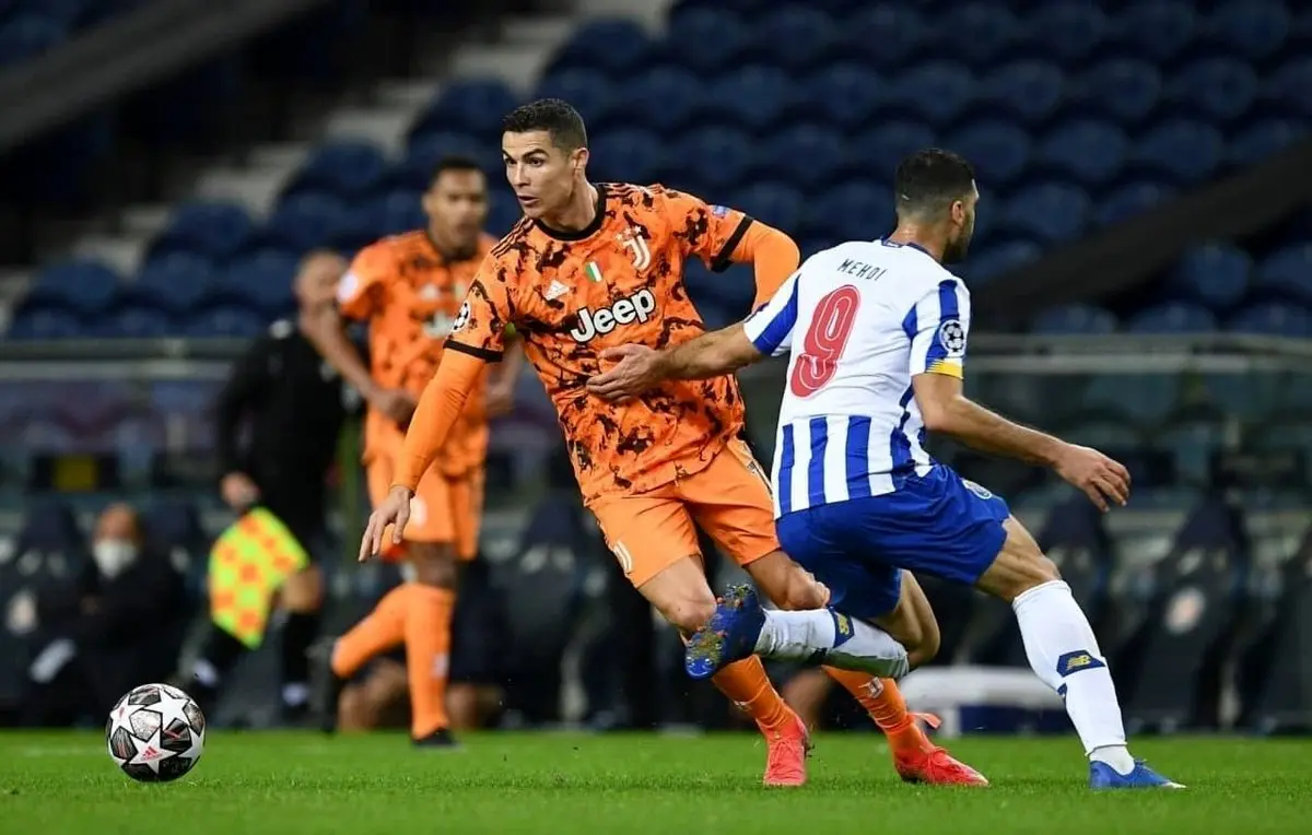 عکس دیده نشده از تقابل طارمی و رونالدو در بازی پورتو و یوونتوس