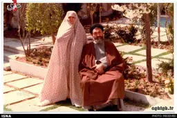 عکس جالب از شهید بهشتی و همسرش