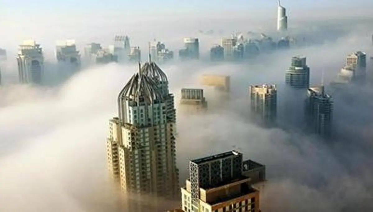 عکس زیبا از امارت در مه