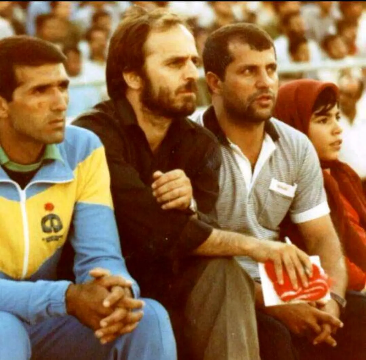 علی پروین و دخترش روی نیمکت پرسپولیس!/عکس