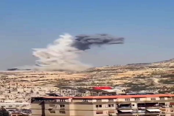 لحظه بمباران محوطه کاخ الجولانی