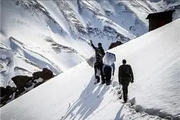 صندوق رای در میان برف/ عکس