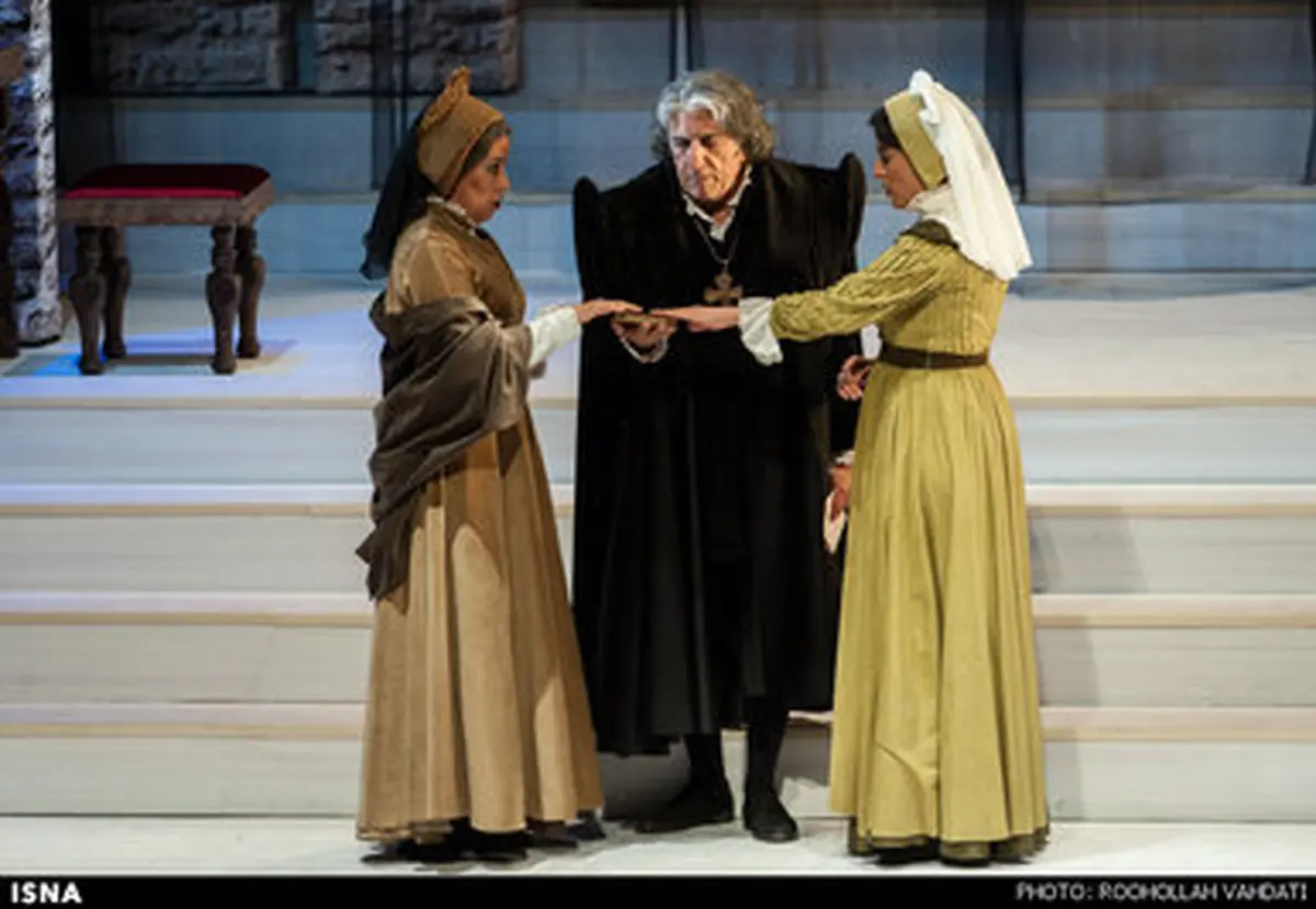 بهمن فرمان آرا و رضا کیانیان را بر صحنه تئاتر ببینید/گزارش تصویری