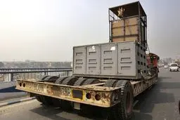 حمل‌ونقل بزرگترین و بلندترین حیوانات/ عکس