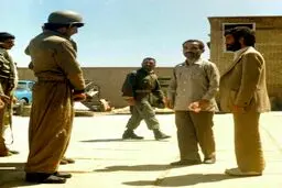 تصویر کمتر دیده شده از شهید رجایی در جبهه‌