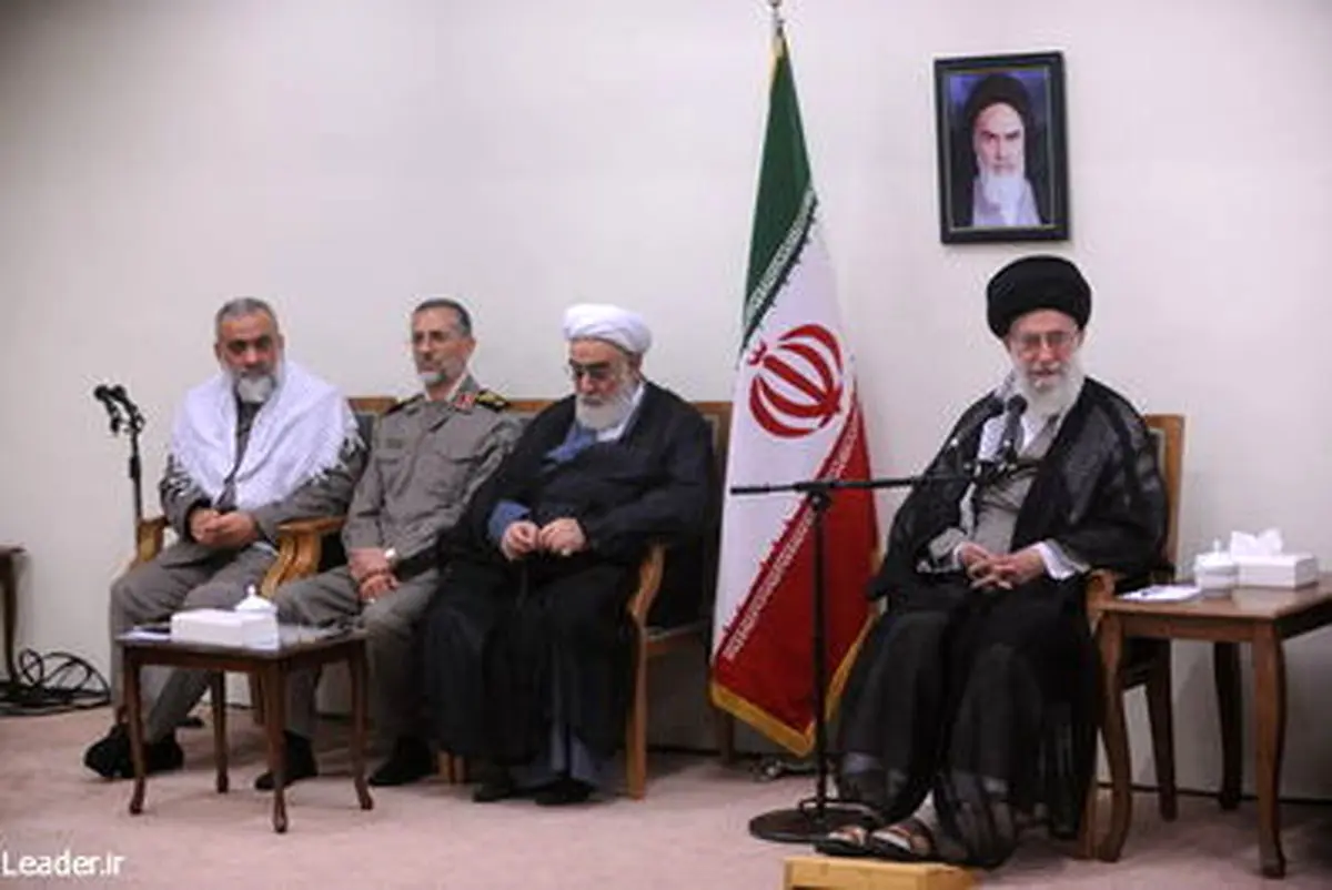 تصاویری از دیدار اعضای ستاد کنگره ملی ده هزار شهید اصناف و بازار کشور با مقام معظم رهبری