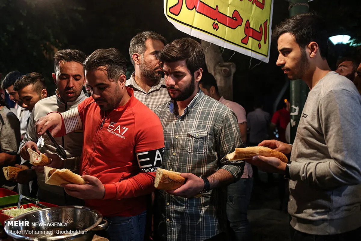 عکس/ کوچه فلافلی ها در شب های رمضان در بازار تهران