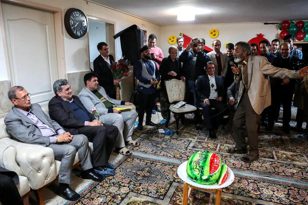 تصاویر /  ربیعی و حناچی در خانه سالمندان