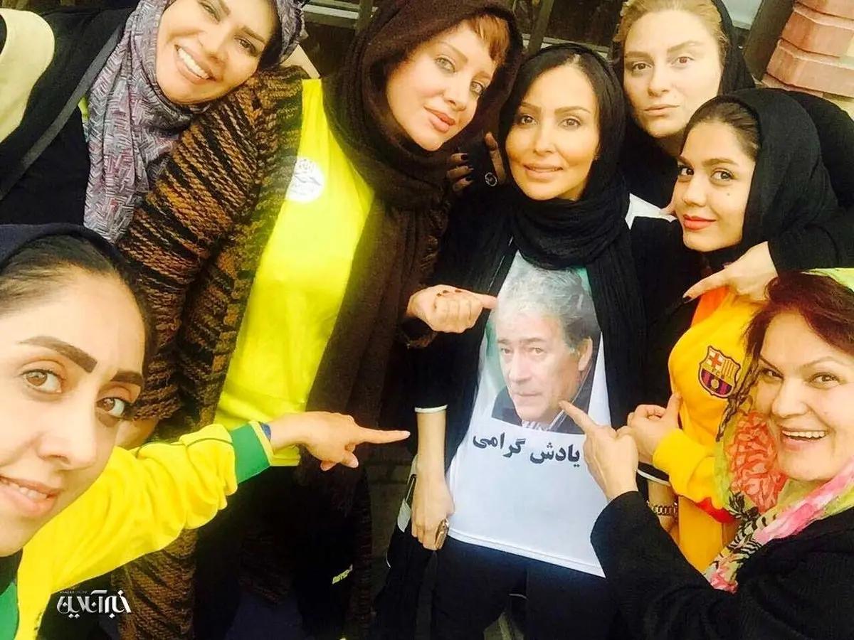 تصویر حجازی روی تی‌شرت پرستو صالحی/ عکس