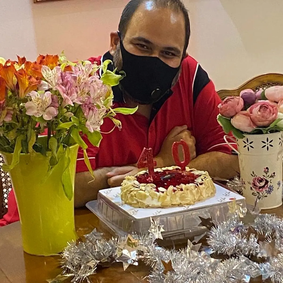 تولد چهل سالگی رضا داوودنژاد در شرایط کرونایی + عکس