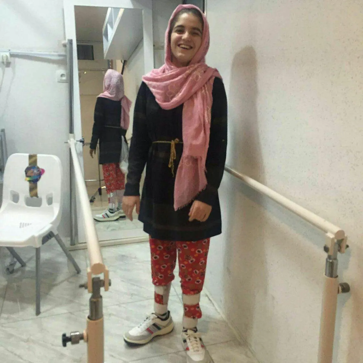 عکسی زیبا و روحیه بخش از دختر قهرمان زلزله سرپل ذهاب