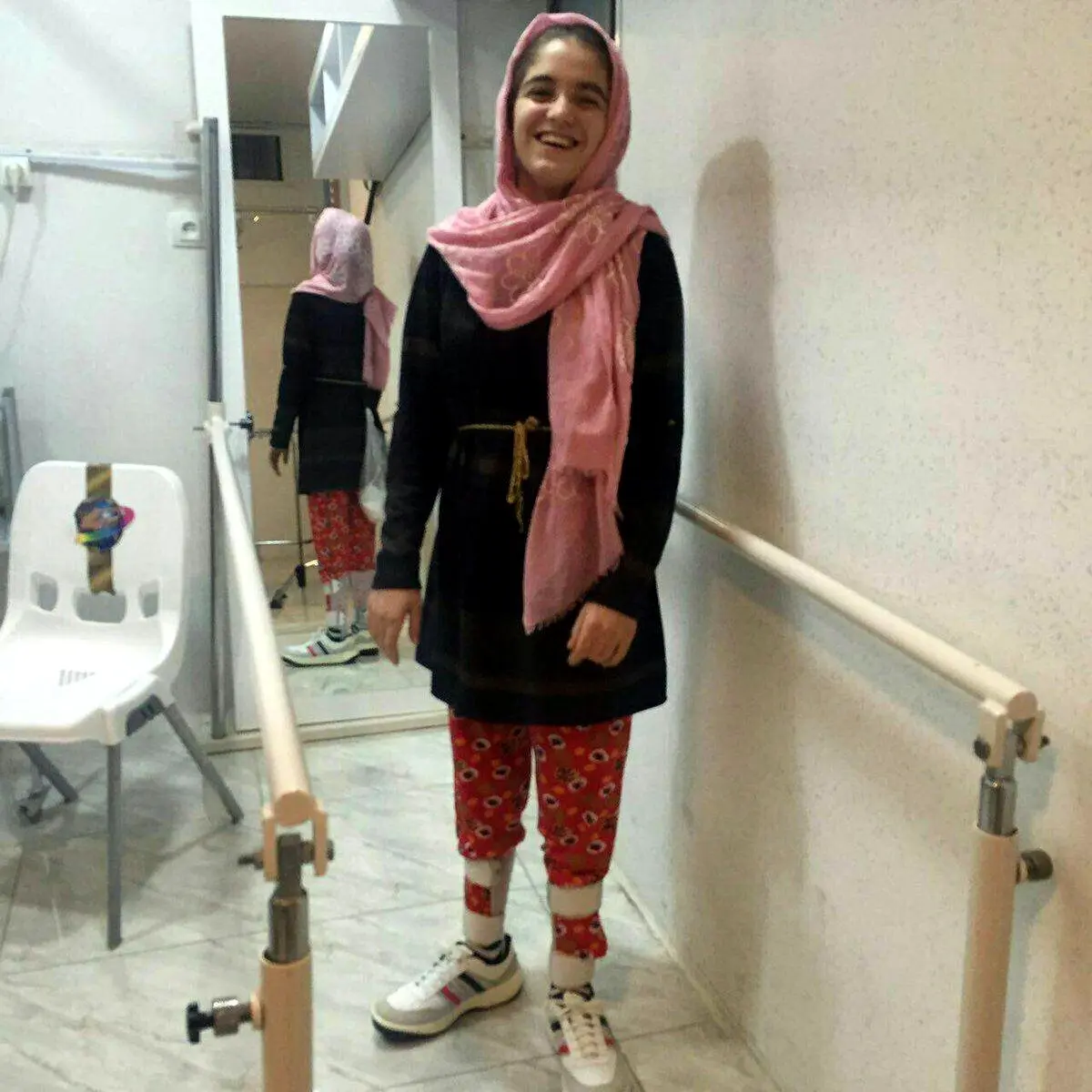 عکسی زیبا و روحیه بخش از دختر قهرمان زلزله سرپل ذهاب