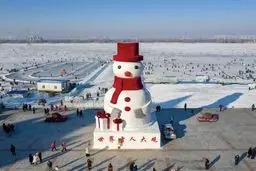 آدم برفی غول پیکر/ عکس