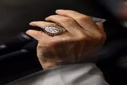 عکس / نقش انگشتری رهبر انقلاب که به نام مبارک حضرت زینب کبری (س) است