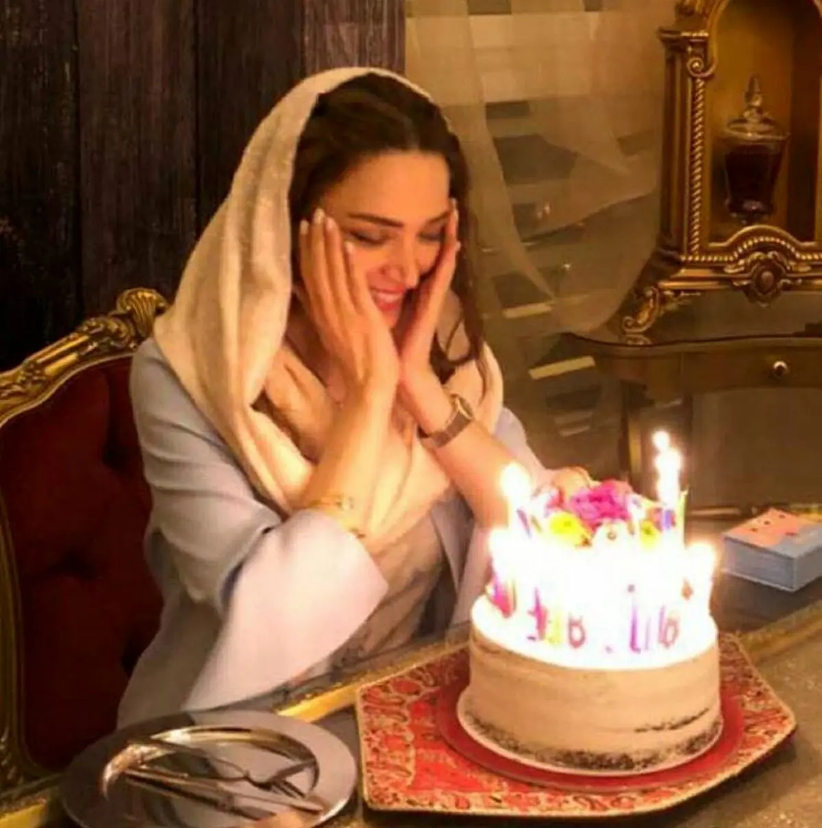 تصویری از جشن تولد۳۷سالگی بهنوش طباطبایی