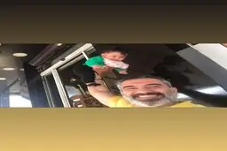 حرکت خطرناک احمدرضا عابدزاده با یک کودک