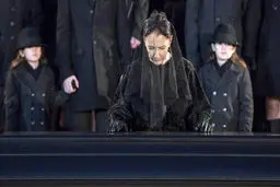 تصاویری از مراسم تشییع همزمان همسر و برادر خواننده مشهور