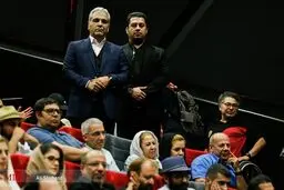 تصویری متفاوت از مهران مدیری و بادیگاردش!