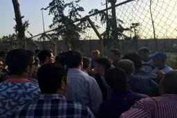 اعتراض هوادارن ملوان به جدایی قلعه نویی/ عکس