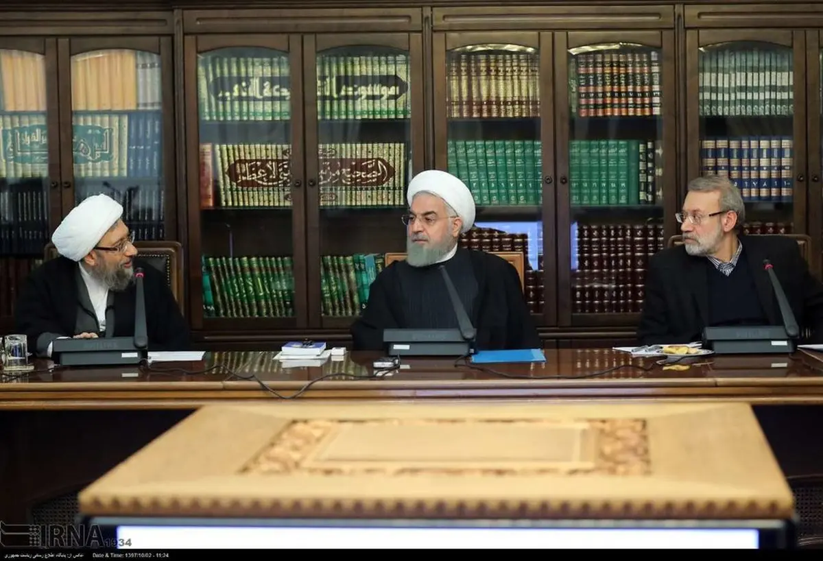 عکس/ نگاه متعجب سران سه قوه