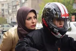 موتوسواری سحر قریشی در فیلم جدیدش + عکس