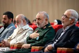 فرمانده سپاه در آئین ملی استاد تراز انقلاب اسلامی