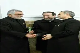 خوش و بش فریدون و بروجردی در حرم امام رضا(ع)/عکس