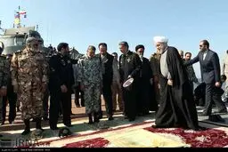 نماز جماعت به امامت روحانی در ناوشکن جماران /تصاویر